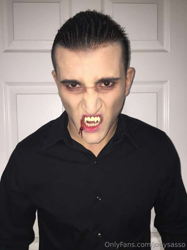 Call me Edward, from twilight 😂😂