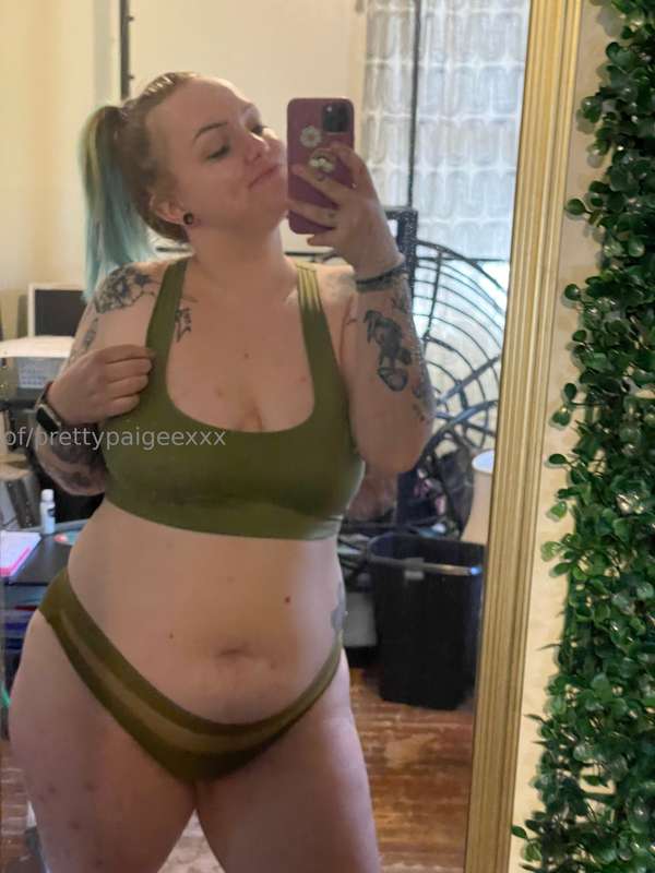 👀 swipe for tits