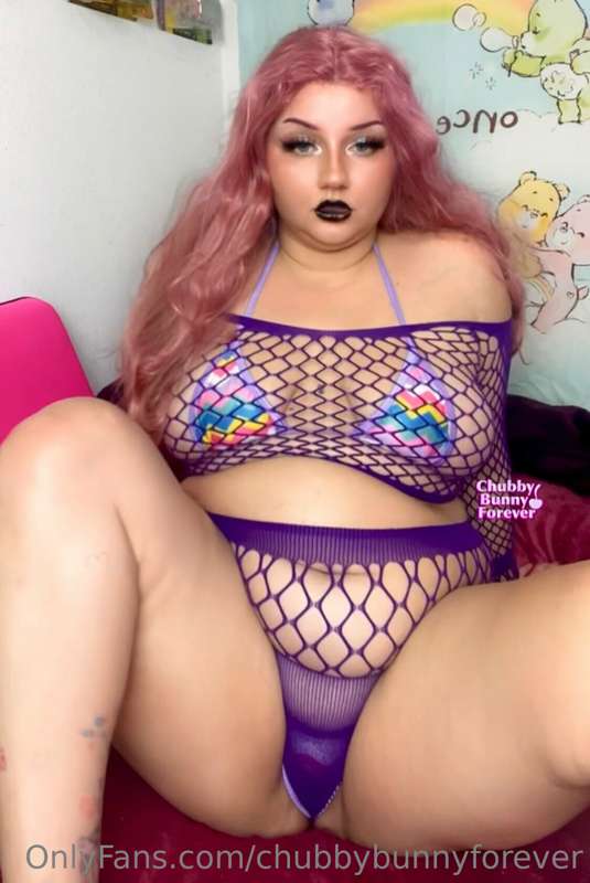 Fat purple princess 🥴 3