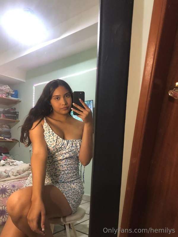 look at my tits and finish taking off my dress🥵