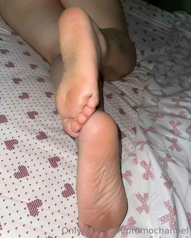 **ESAGERATA LA RAGAZZA! 🔥🔥 @latuagirl PROFILO FREE!!!** *Cia.. 4