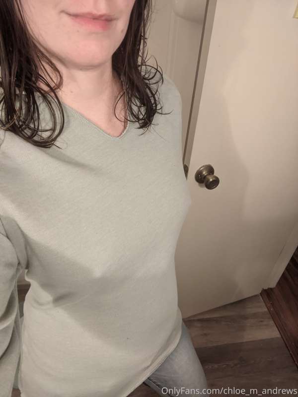 Sweater weather means the girls are free 😜😍