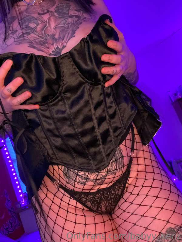 Just over here being such a naughty kitten🥰  Sending the res.. 2