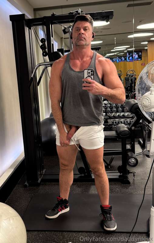 Working out in Berlin and then hunting for more Euro pussy
