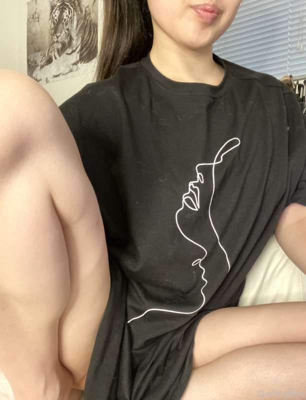 ♡ 34 photos ♡ Let’s chill and read some horror manga? I love..