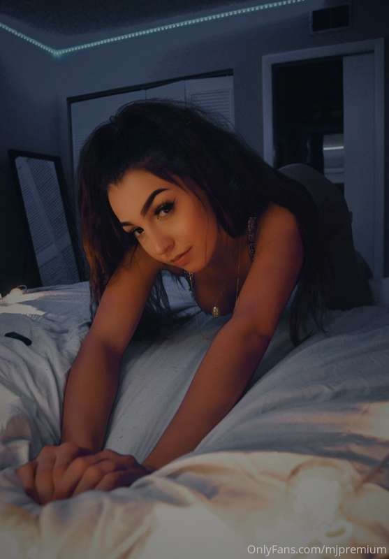 what pics do you want in your inbox? like all of my posts an.. 2