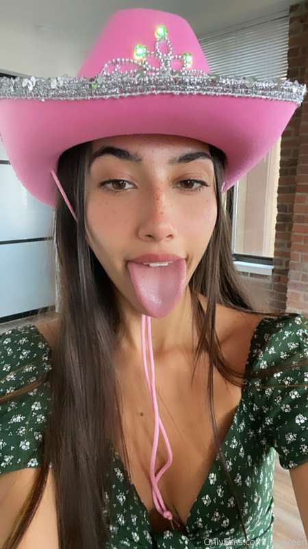 just some sexy/cute pics i havent posted yet 🥲 i’m making ne.. 6