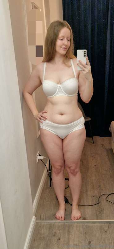Finally, some new pics! I think my weight loss is too small .. 2