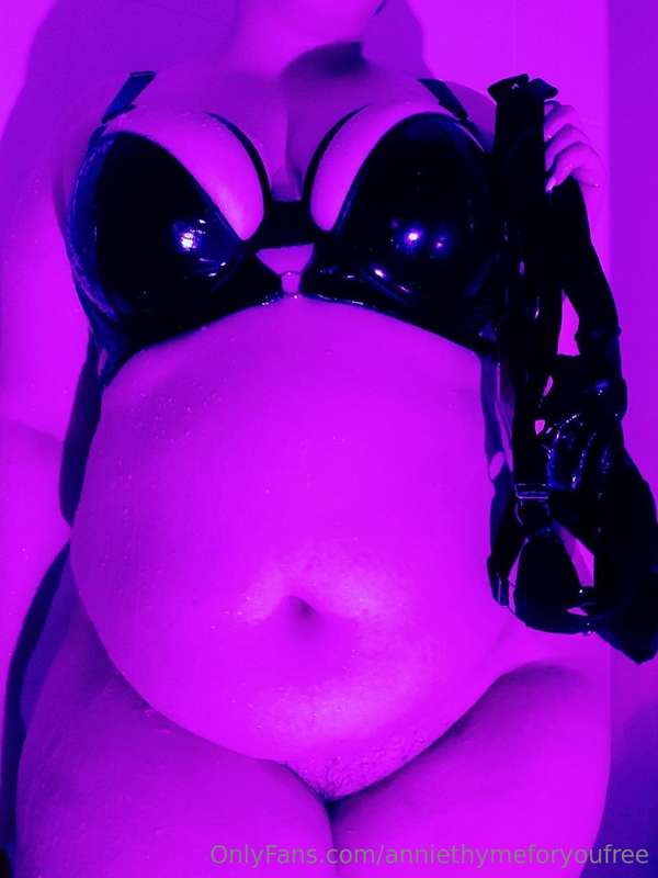 It's always panties off over on my VIP @anniethymeforyou 