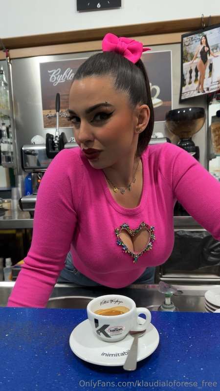 Caffè col cuore qui e su Onlyfans.com/klaudialoforese? Iscri..