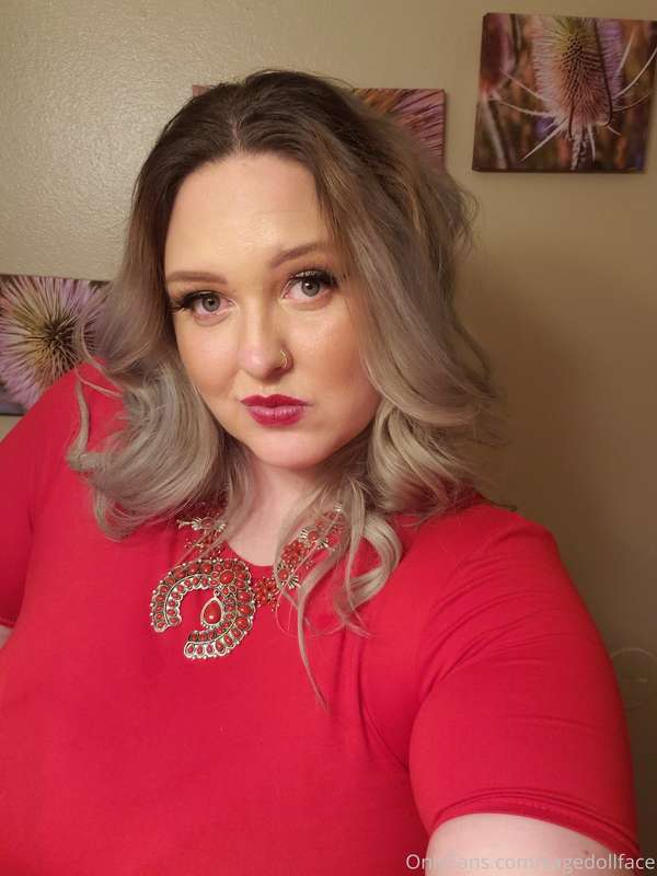 Could you tell my favorite color is red? 😘