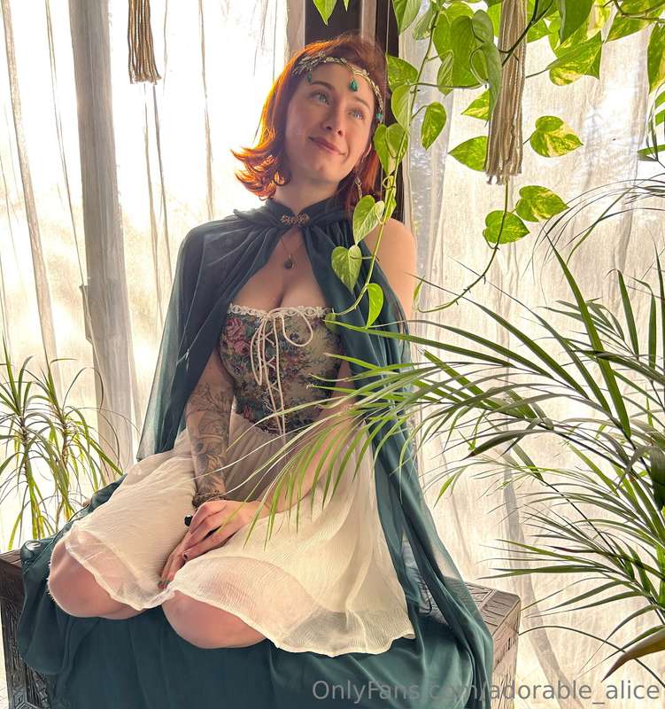 Hello hello :)I’m princess Alice, I’m here to fulfill your f..