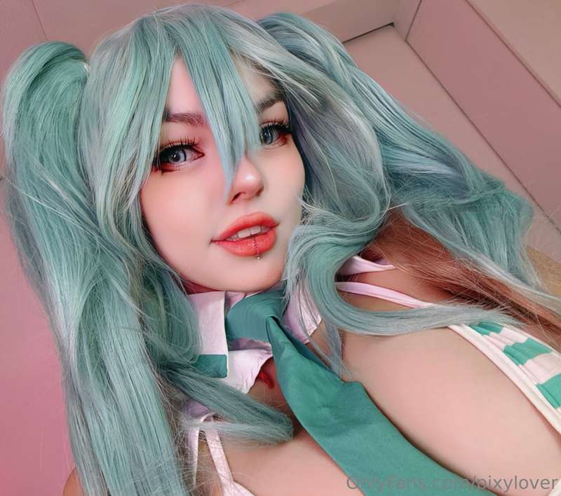 This week's cosplay is of the cute and tender MIKUU!! What .. 3