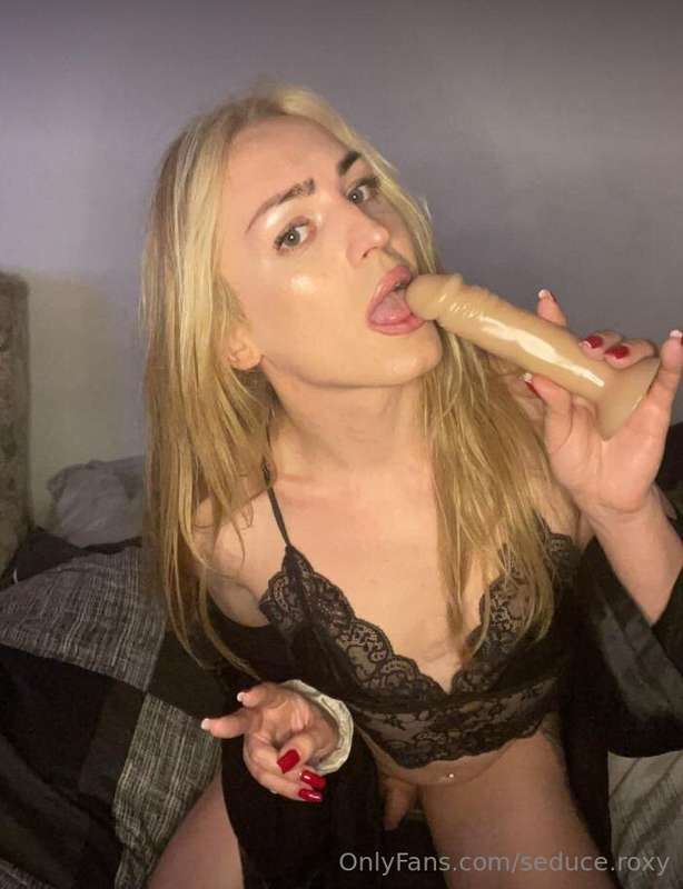 a girl with a secret🤫 @lunalera who will not leave you indif..