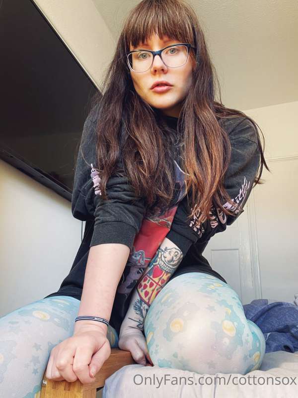 Do you like my new care bear tights? 😇 wanna see underneath .. 6