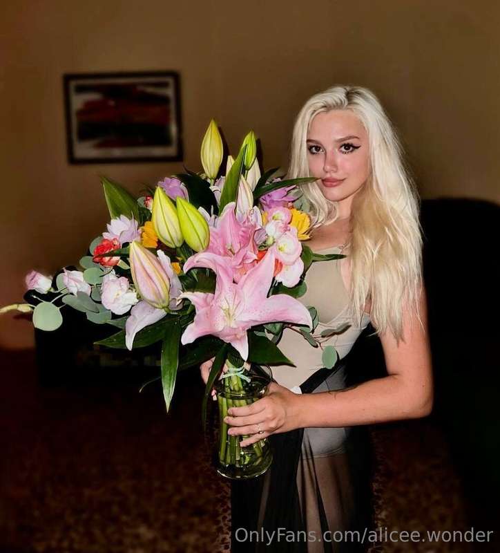 I bloom like a flower when I am given flowers ❤️ Unfold my b..