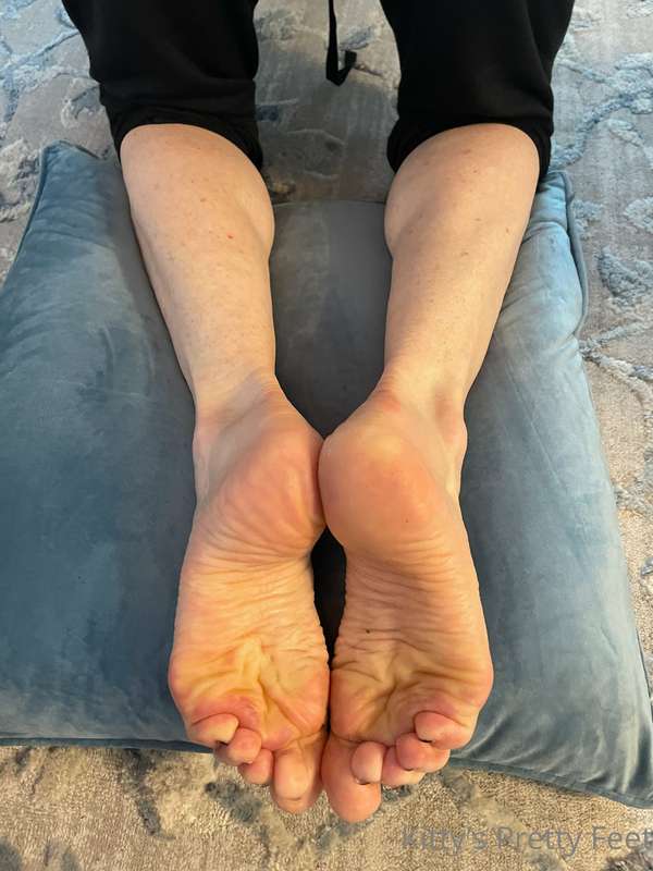 Where to start! Hmm pinky toe, big toe or heel? All I know i..