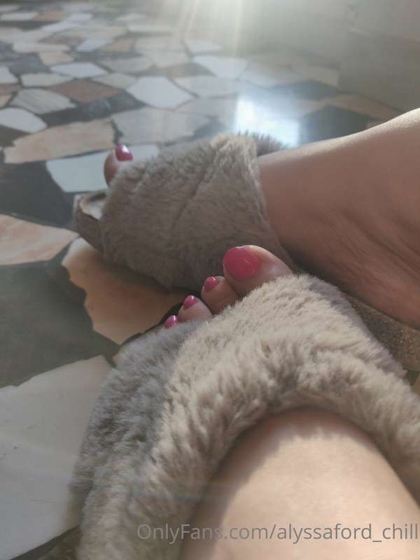 Nothing special, just thought my feet looked super cute in t.. 5