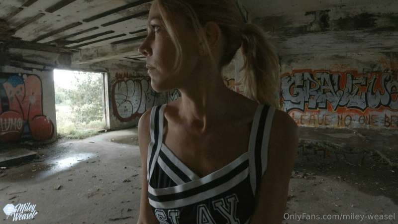 English below the German!! 
HalloweenSpecial Dieses Video fr.. 1