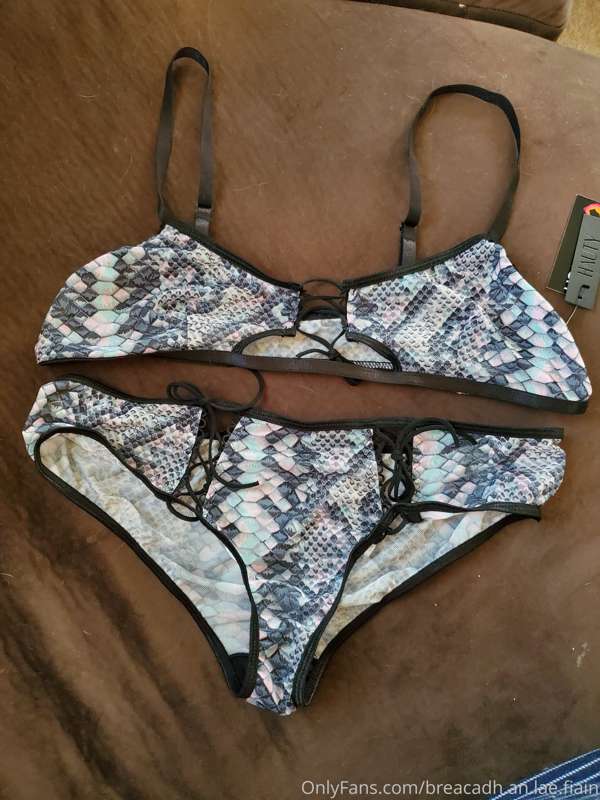 Look what the Easter Bunny brought me!!! Wanna see me in it?..