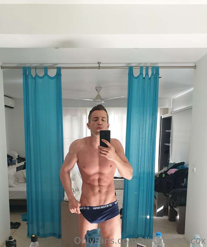 Hoy os dejo una escena en descuento en DM🔥
Today I leave you.. 2
