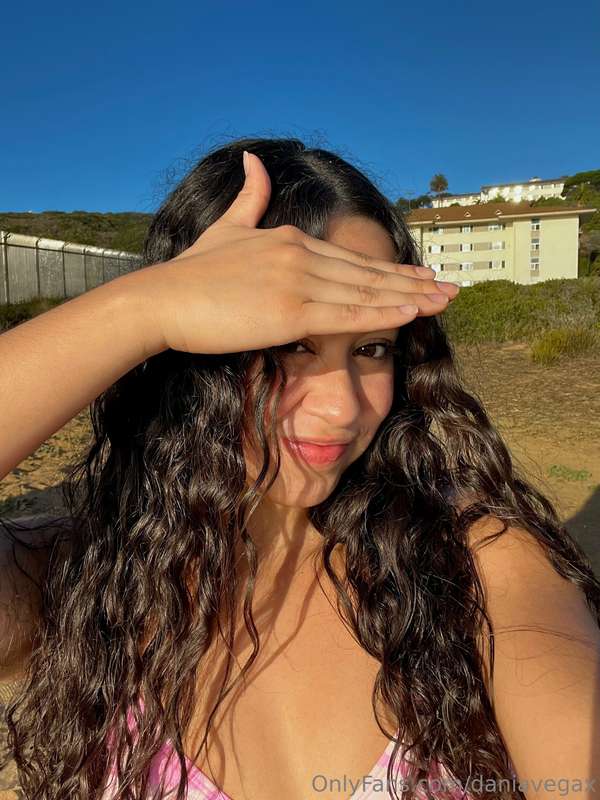 Happy Hump Day! 💞 Someone caught me flashing for you on the .. 1