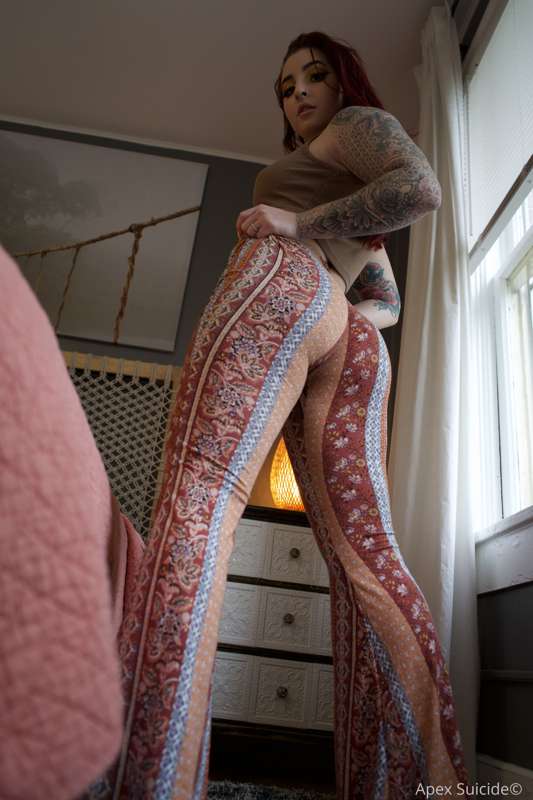 Who loves these type of pants😏 17
