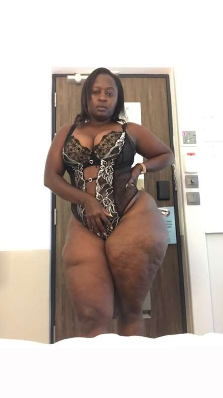 Check your dms babe 💦🍆💋