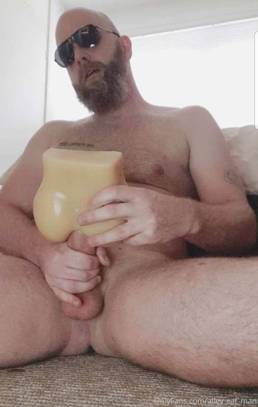 Some pictures from my next video 🤪😜

Watch daddy as I fuck t.. 27