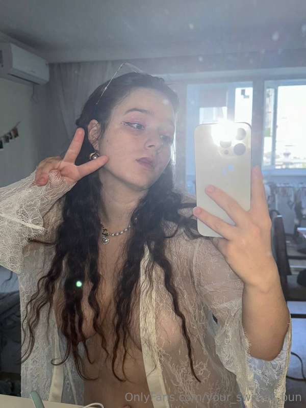 What would you do to me in a room full of mirrors? 😉🔥