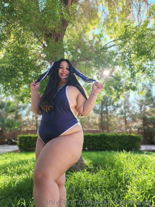Big Booty Bunny 🐇💙 12