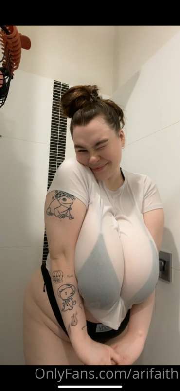 do u like juicy titties? 2