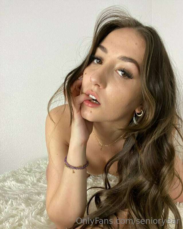 Would you kiss me right now? 💋👄