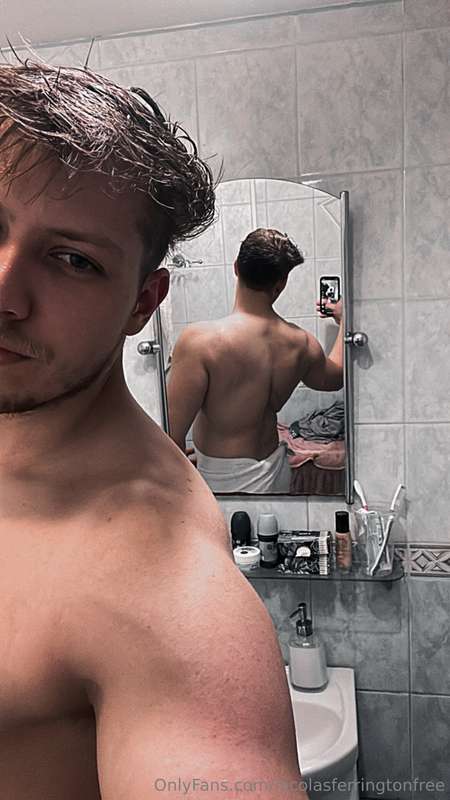Hey, im doing naughty livestream on my VIP page @nicolas_fer..