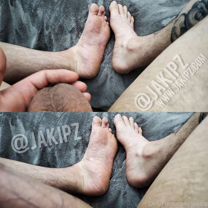 Someone come lick this fat load off daddy's alpha feet  😛