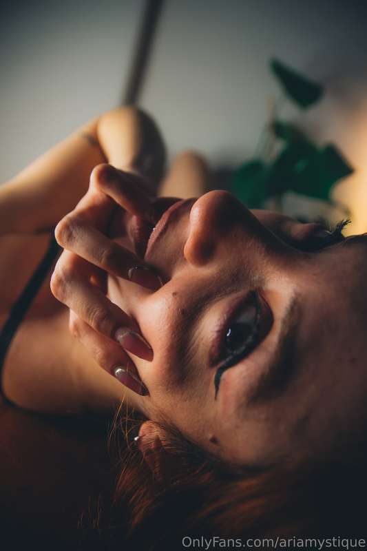 That girl wants to be playful. Would you help her ? 5