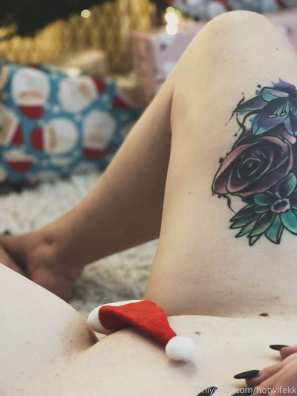 **Hotwifekk Christmas Advent Calendar Day 14 of 25**