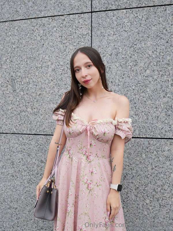 Imagine me coming to your date in this light dress, having d..
