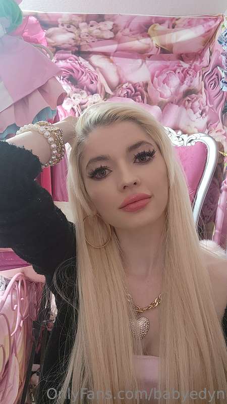 Show your baby girl some L💖VE 😘😘😘