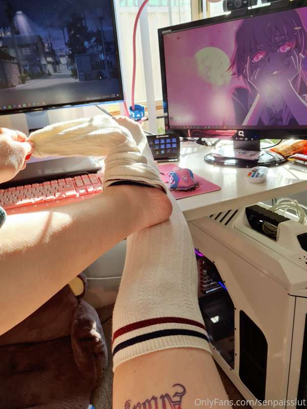 It feels so lovely having the warm winter sun shining on my .. 8
