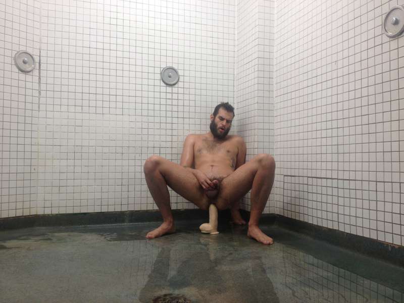 a little shower pissin and fuckin