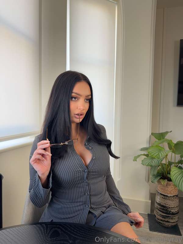 I know you want more, should I be nice? 😉✨