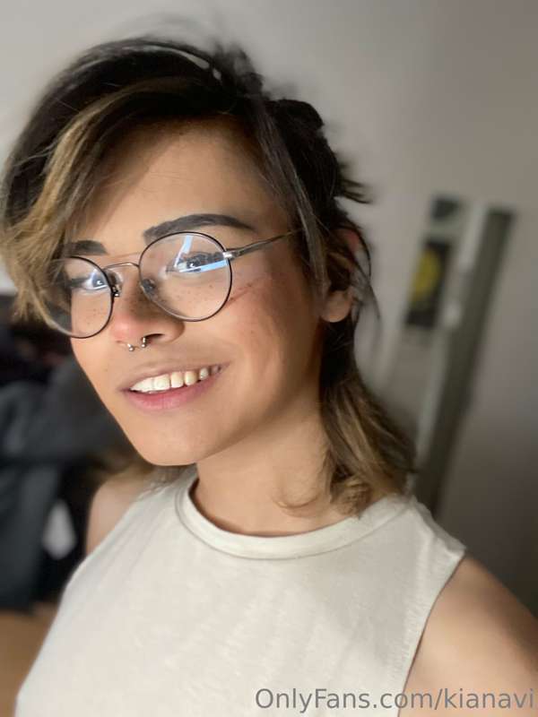 Hiya!!! ❤️
Just finished doing ma makeup and I’m ready to he.. 7