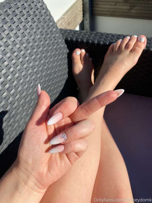 Neue Nails ✅
Fitness ✅
Bürokram und Telefonate ✅
Jetzt ist Z..