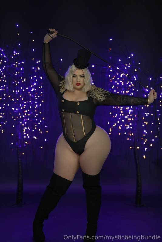 “all eyes on me in the centre of the ring just like a circus..