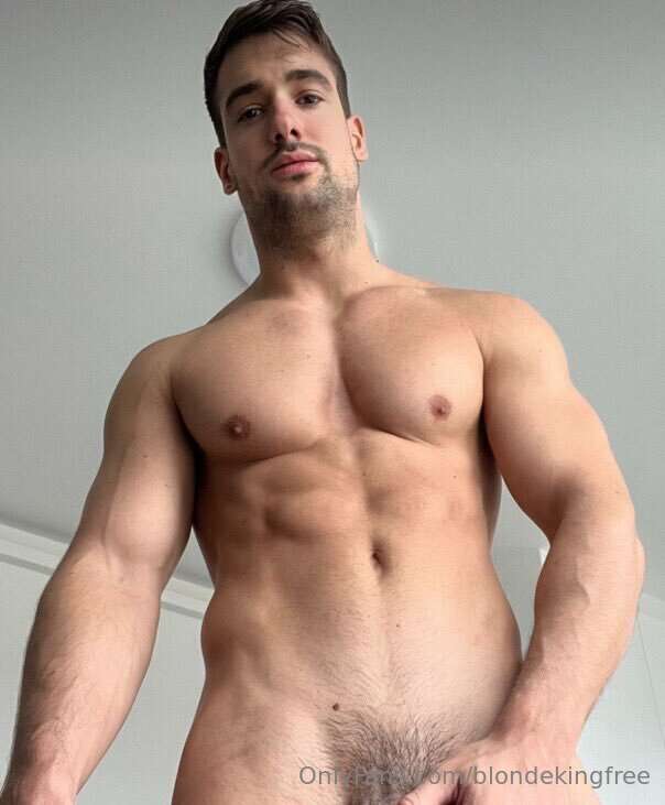 Hey I’m Nic! @niccoloneri I came to take you down deep to my..