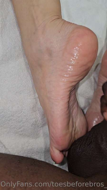 After the feet in face handjob I wanted to cum on @solesmadv.. 10