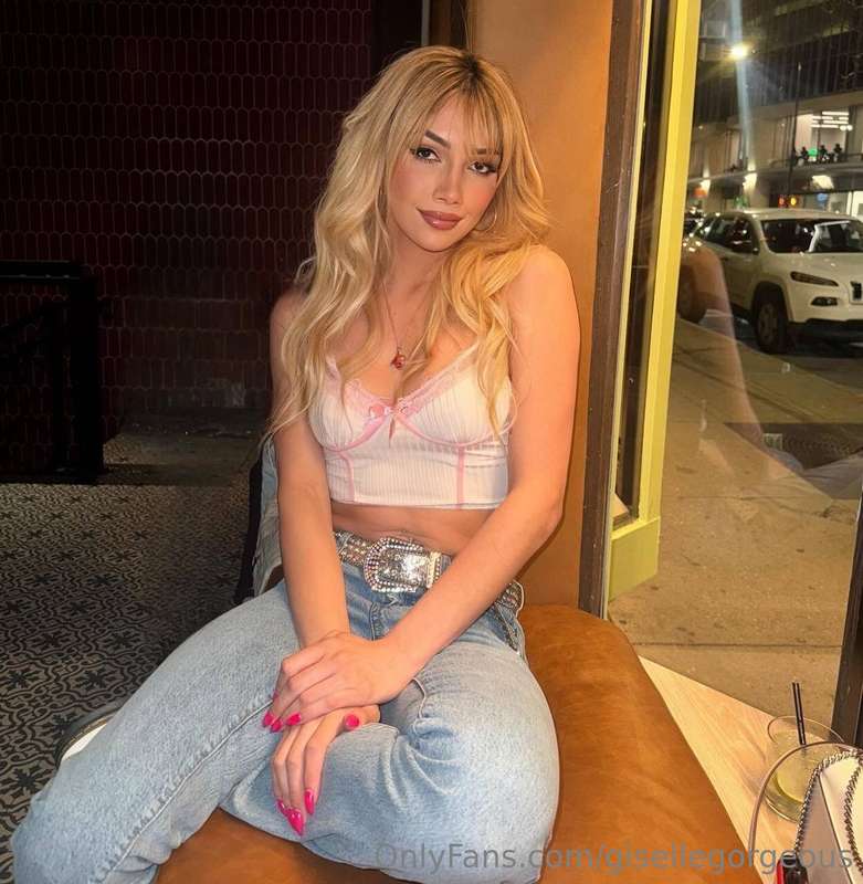 Night on the town 🌃🩷