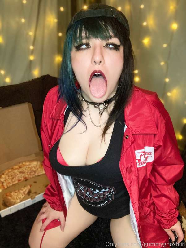 Your Pizza Planet delivery is here! 🍕 can I play with your W.. 10