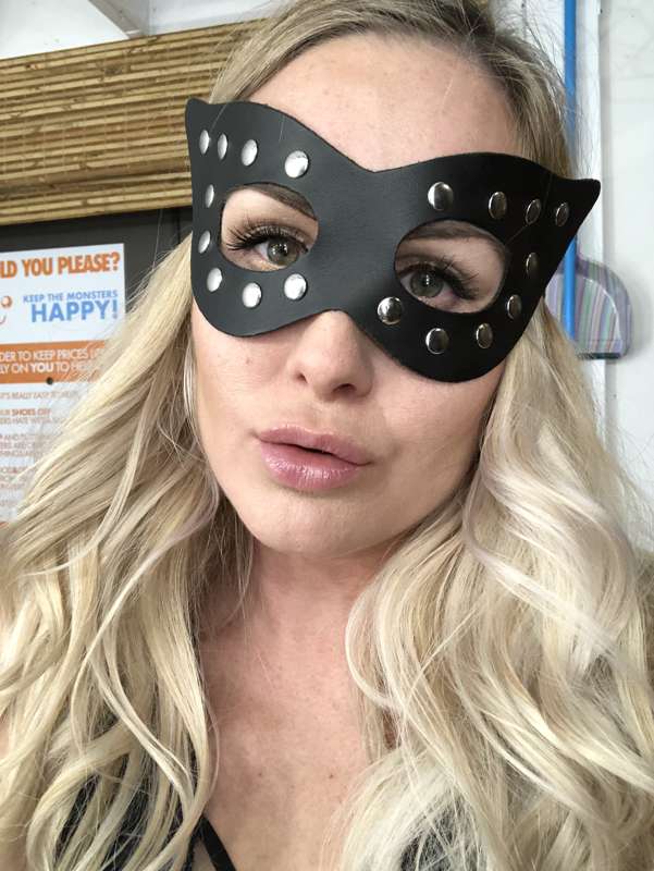 I love this mask and the photographer gave it to me ❤️ You w..